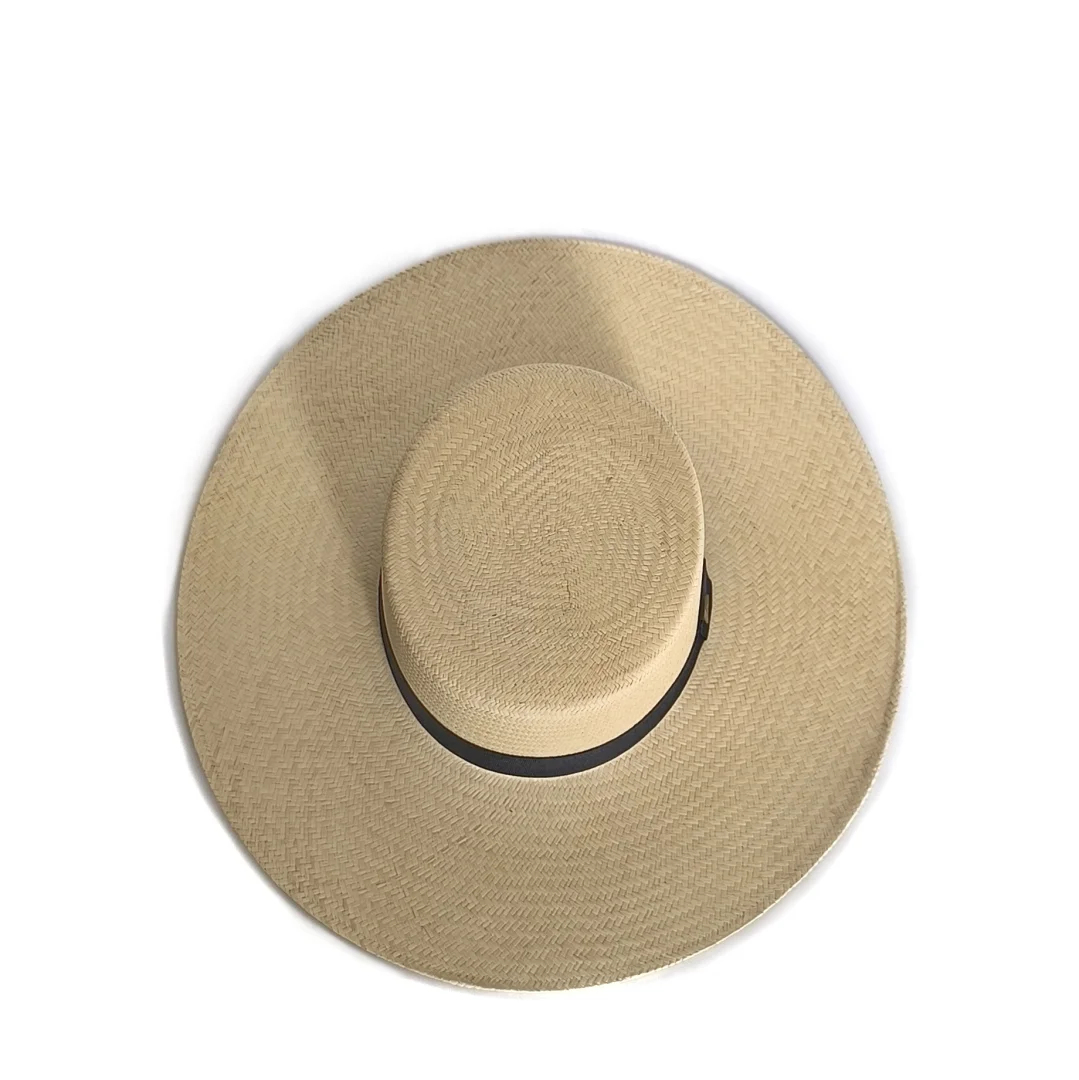 Sombrero Panamá ala ancha Camila blanco con tira negra y marrón Puesto